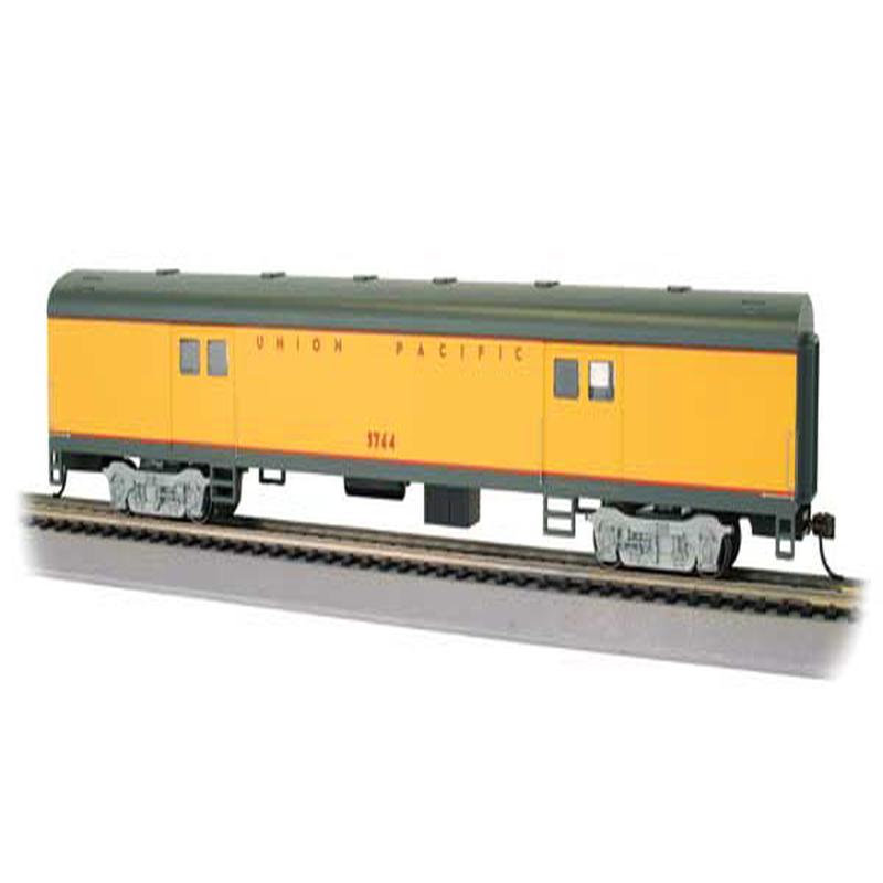 Bachmann Trains HO 14411 72\' Smooth-Side Baggage, Union Pacific #5744